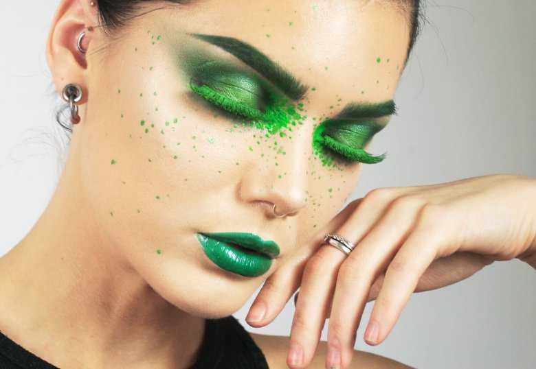 Зеленый макияж: красивые повседневные идеи, правила нанесения и создания ярких решений (110 фото)