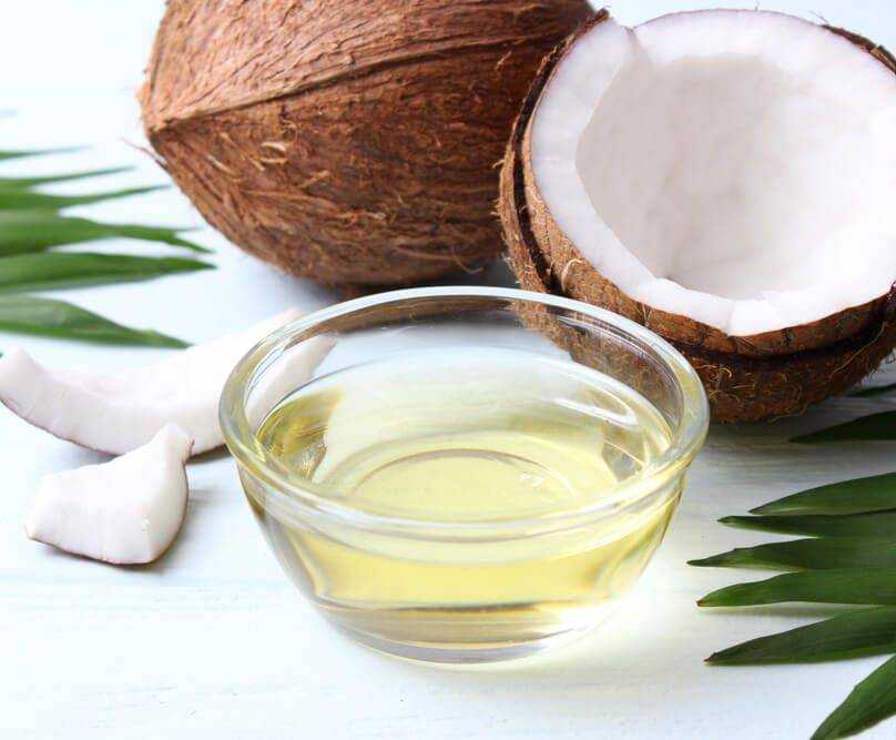 8 советов, как правильно использовать кокосовое масло для лица и волос