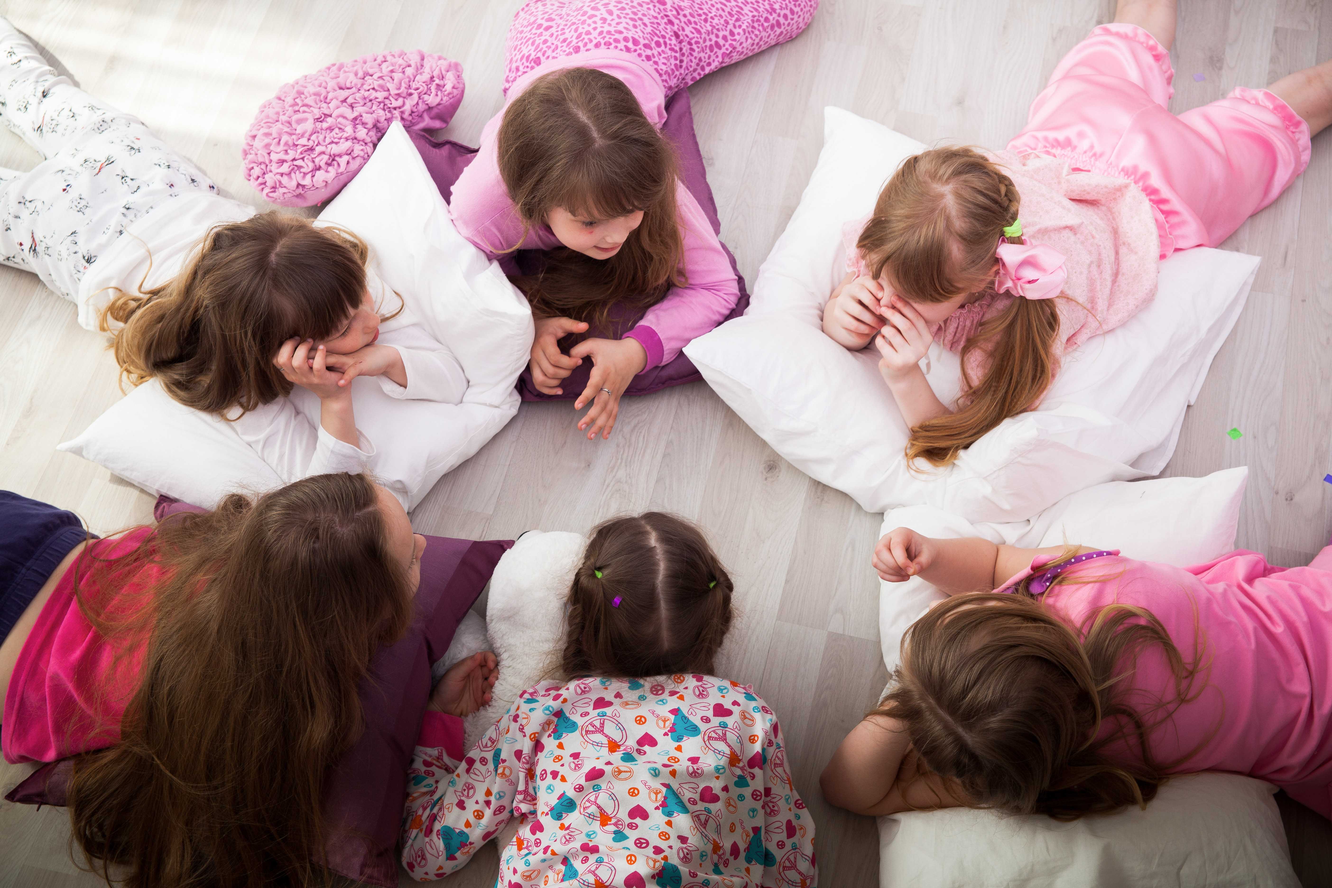 Пижамная вечеринка для детей: альтернатива праздничному столу
