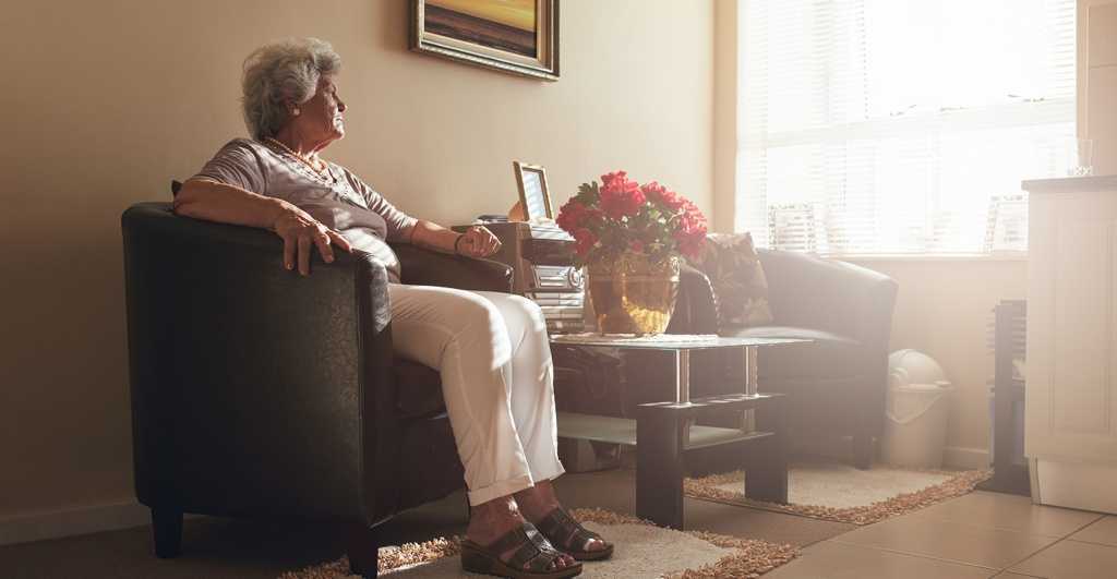 Одинокие пожилые люди: как им помочь
