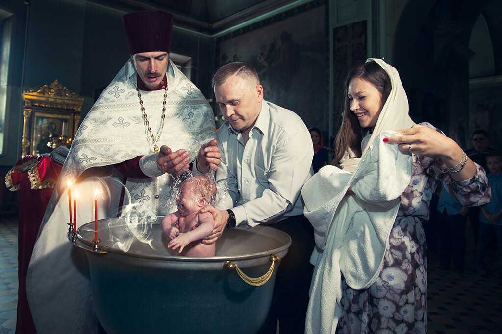 Как проходит таинство крещения в церкви?