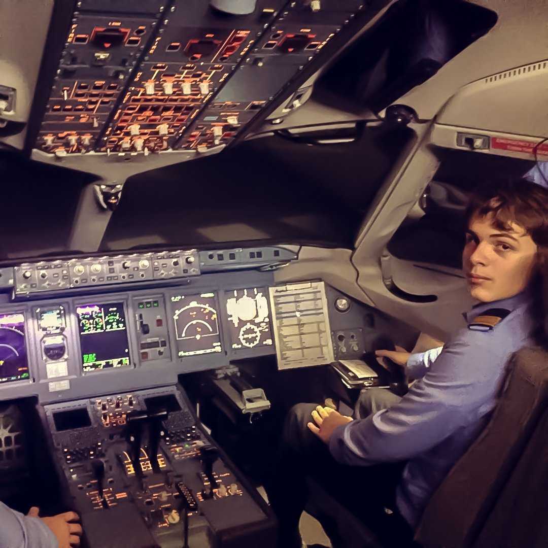 Как стать пилотом гражданской авиации в россии: где учат, что нужно пилоту пассажирского самолета