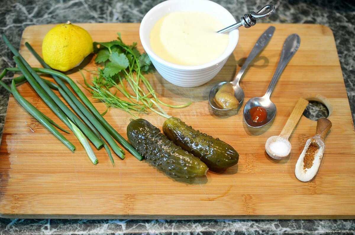 Как сделать классический домашний соус тартар - состав и с чем едят.