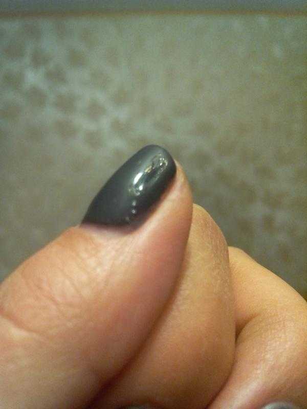Пузырится лак на ногтях — 7 основных причин
