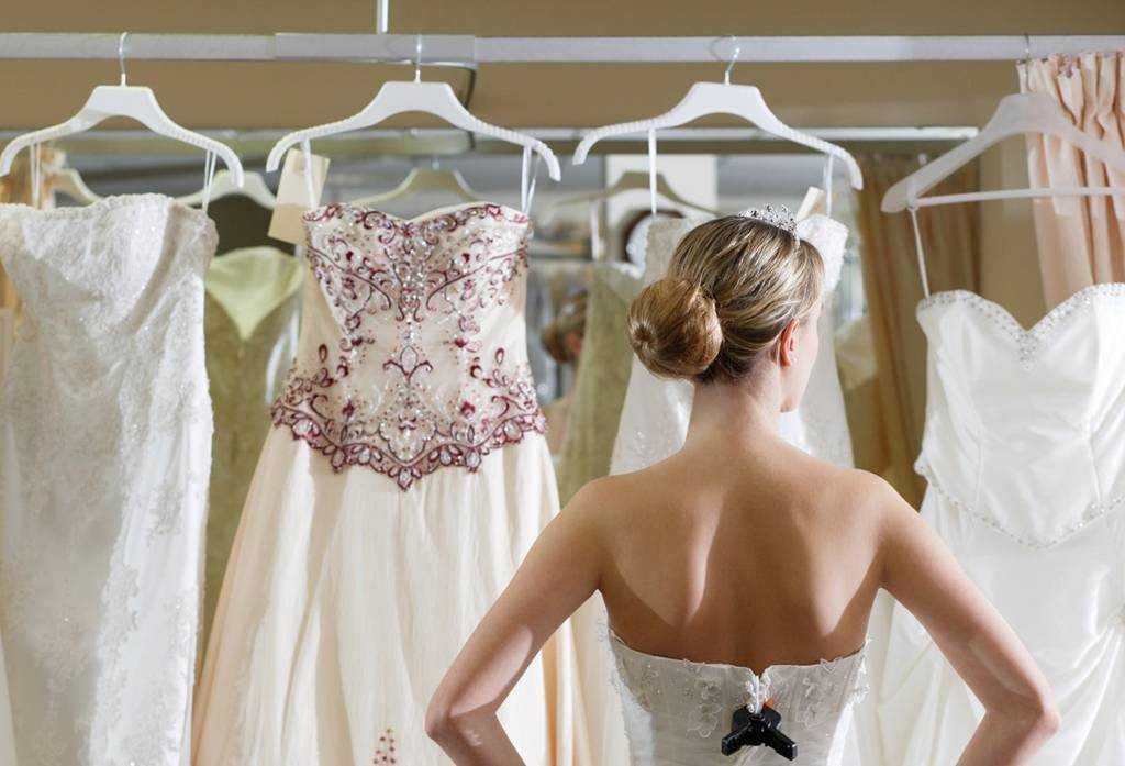 Можно ли отдать свадебное платье. куда можно сдать свадебное платье после свадьбы: все возможные идеи