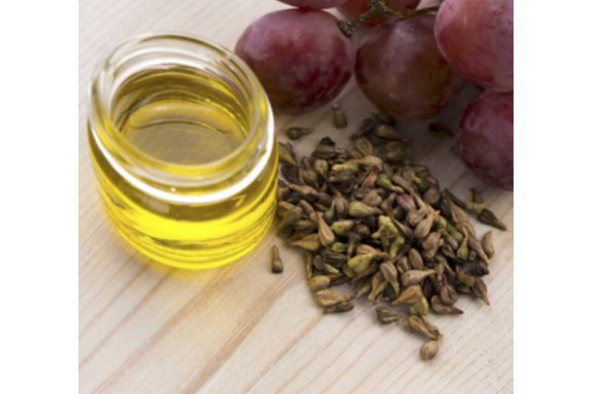 Натуральные масла для лица, вместо крема: косметические из виноградной косточки для жирной кожи