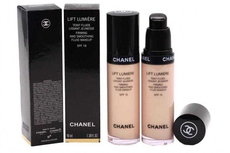 Пудра Chanel известна своей легкой текстурой и натуральным тоном Какая лучше: Chanel или Dior Обзор всех линий средств для тела и лица Vitalumiere Compact Douceur, Mat Lumiere и других Отзывы