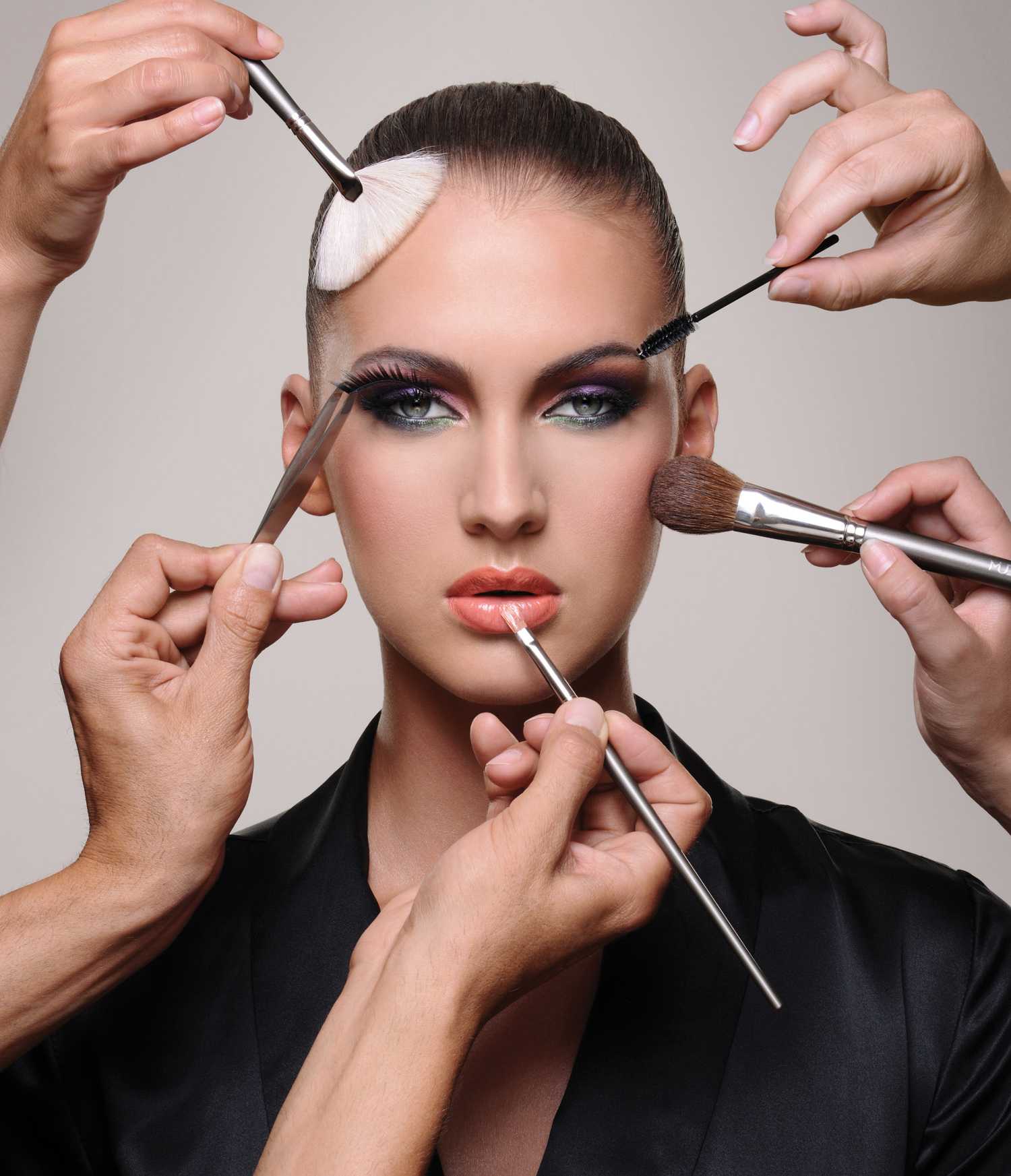 Хитрости антивозрастного макияжа: мастерство выглядеть моложе