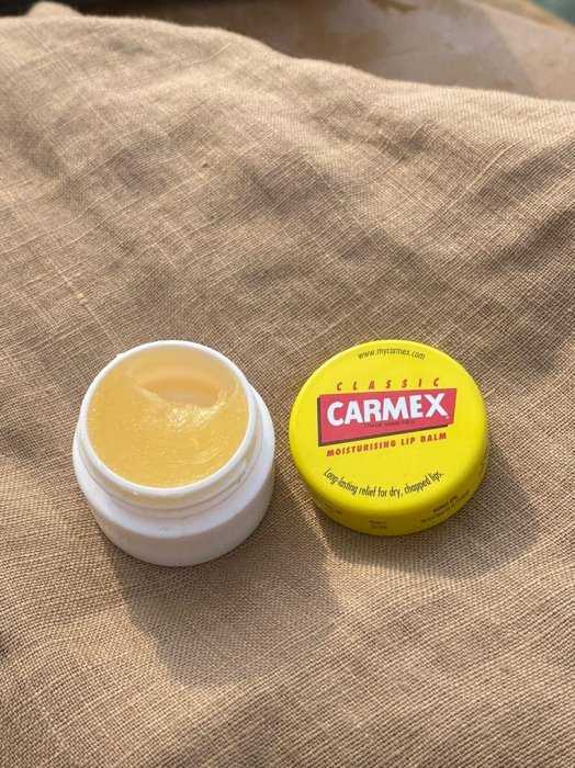 Бальзам для губ Carmex – это самое популярное уходовое средство для губ Какой состав американского классического средства Вишня Какие другие ароматы можно найти у этого бренда и какие отзывы оставляют покупатели