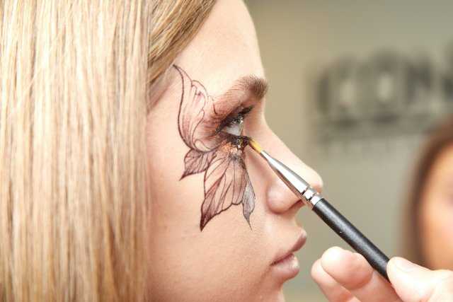 Макияж с рисунками возле глаз косметика для век восстановление зрения