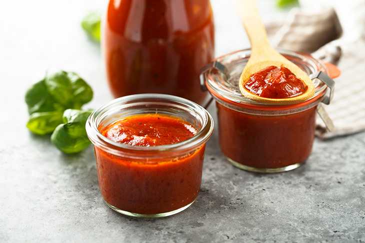 Как приготовить кетчуп из помидоров на зиму – 7 рецептов, что пальчики оближешь
