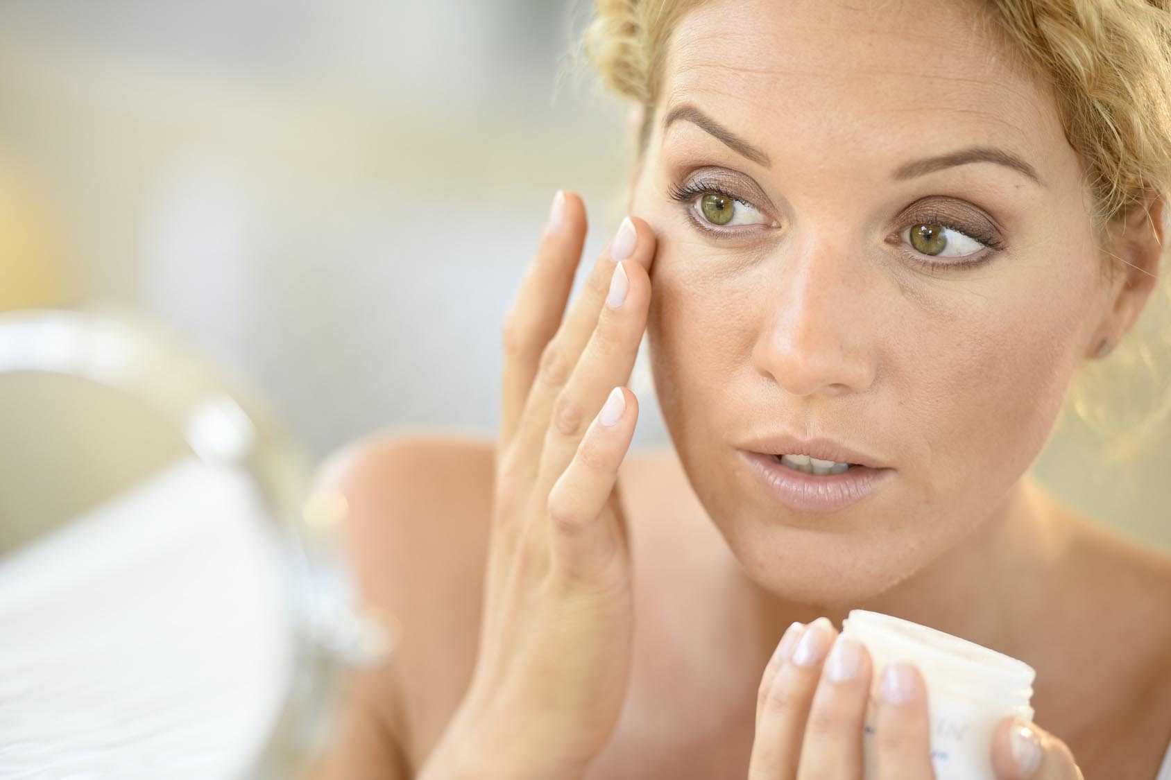 Рейтинг крема для кожи вокруг глаз: хороший крем для век по мнению косметолога