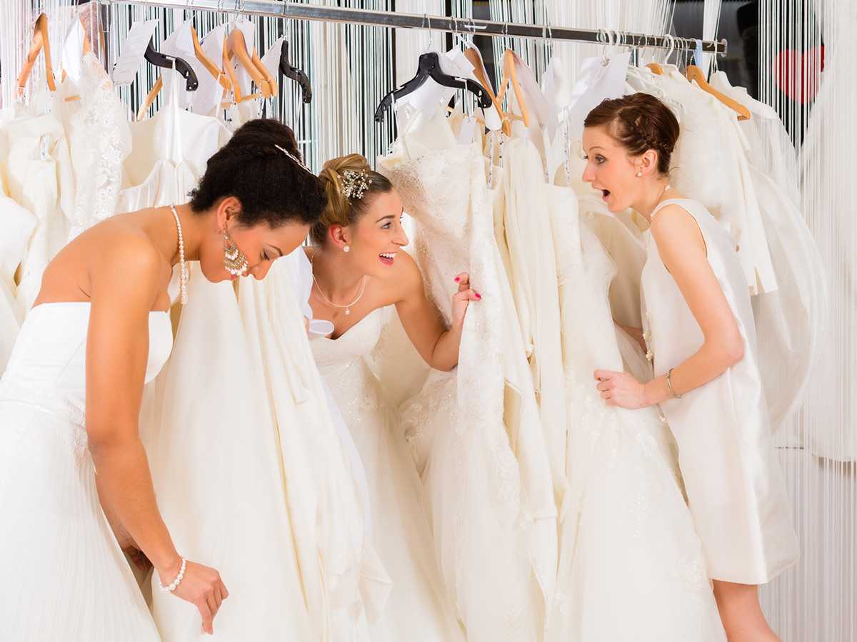 Можно ли продавать свадебные платья после своей свадьбы и венчания