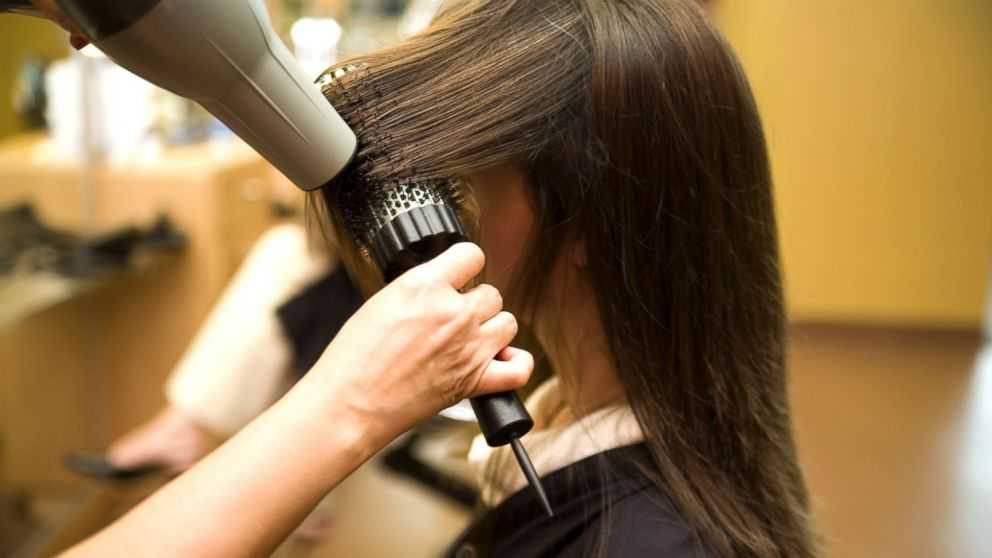 Укладка на брашинг: как укладывать длинные, средние, короткие волосы феном этим методом, технология выполнения самой себе в домашних условиях, локонами, каре, фото, видео, какой инструмент лучше выбра